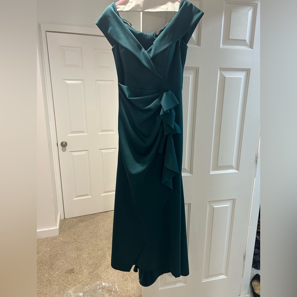 Formal dress sz 14- great for holiday party